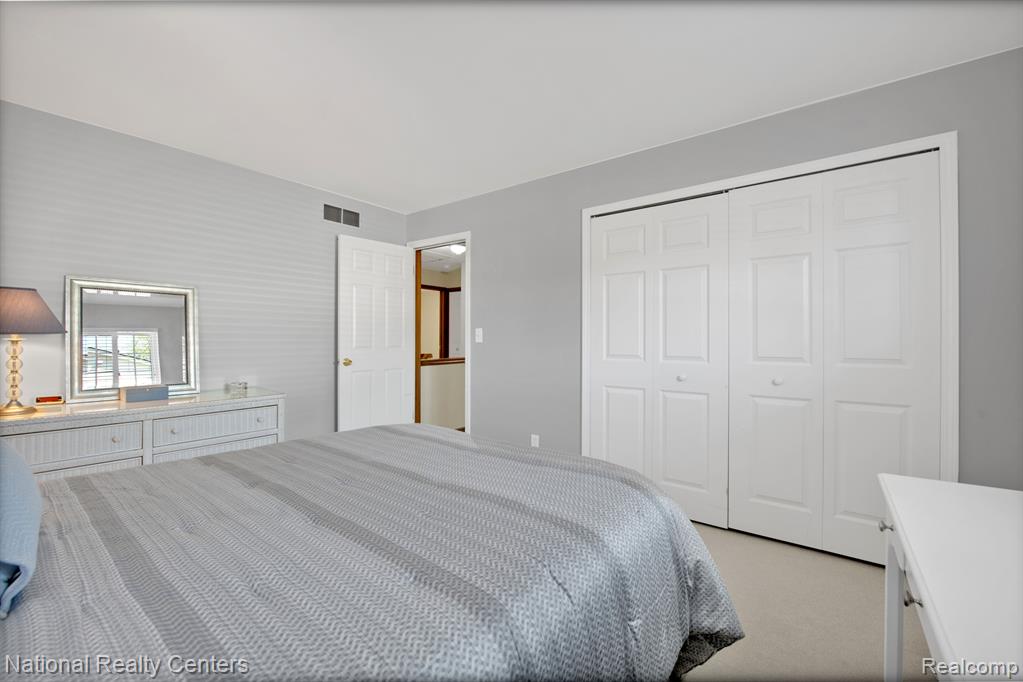 855 Bridgestone Drive Rochester Hills, MI 48309 - Photo 37 of 41
