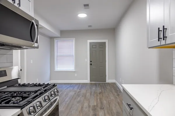 $5,200 | 626 East 6th Street, Unit 2, Boston, MA 02127