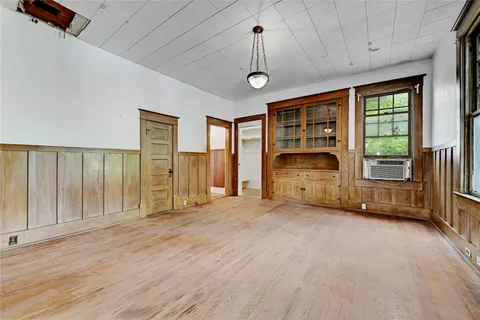 $995,000 | 1109 Travis Heights Boulevard, Austin, TX 78704