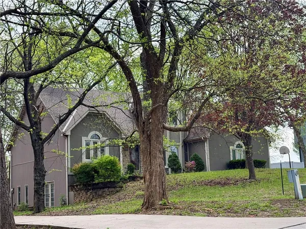 $499,000 | 3312 Southwest Meyer Boulevard, Blue Springs, MO 64015