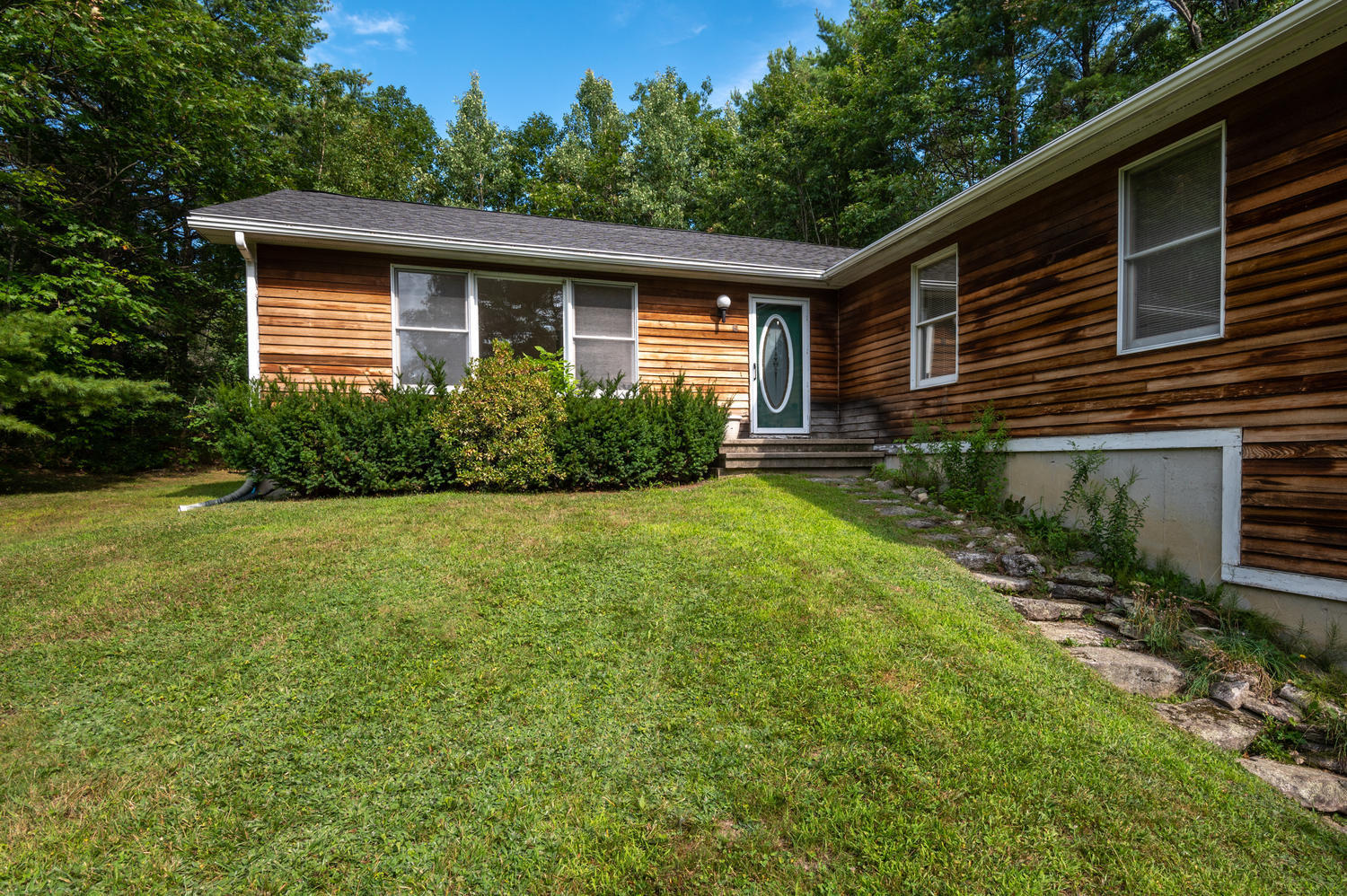 6 Castle Road New Gloucester, ME 04260 - Photo 5 of 34 6 Castle Rd New Gloucester ME-large-005-