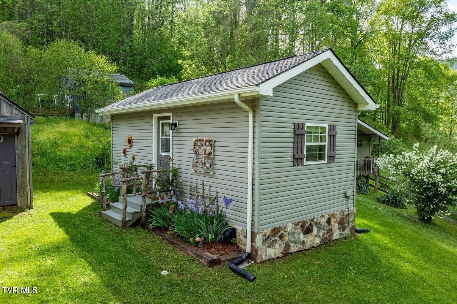 150 Rice Road, Unit TR 1 Flag Pond, TN 37657 - Photo 7 of 87 Art Studio-1