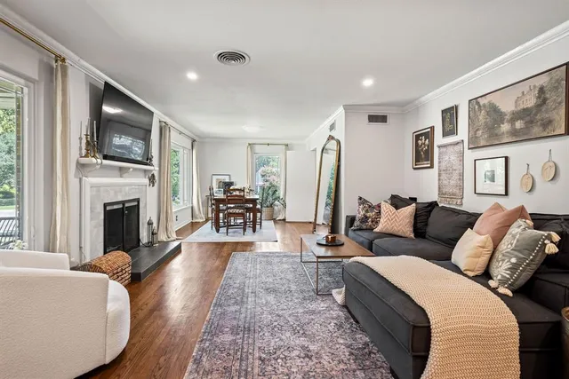 $674,000 | 2801 5th Avenue, Fort Worth, TX 76110