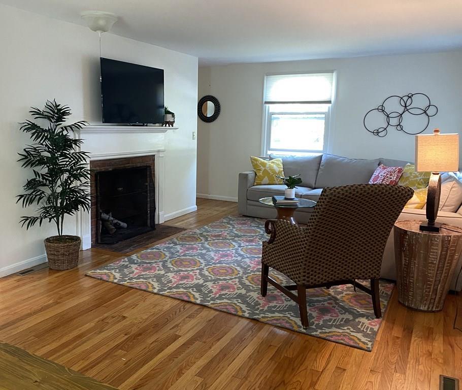 99 Chestnut Street Amherst, MA 01002 - Photo 4 of 29 Gallery Image 4