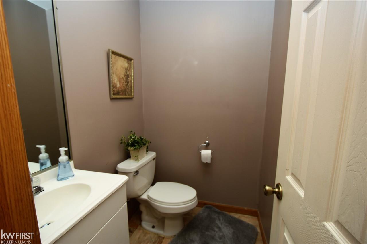 6186 Beecher Road Flint, MI 48532 - Photo 26 of 33 50013931-25.JPG