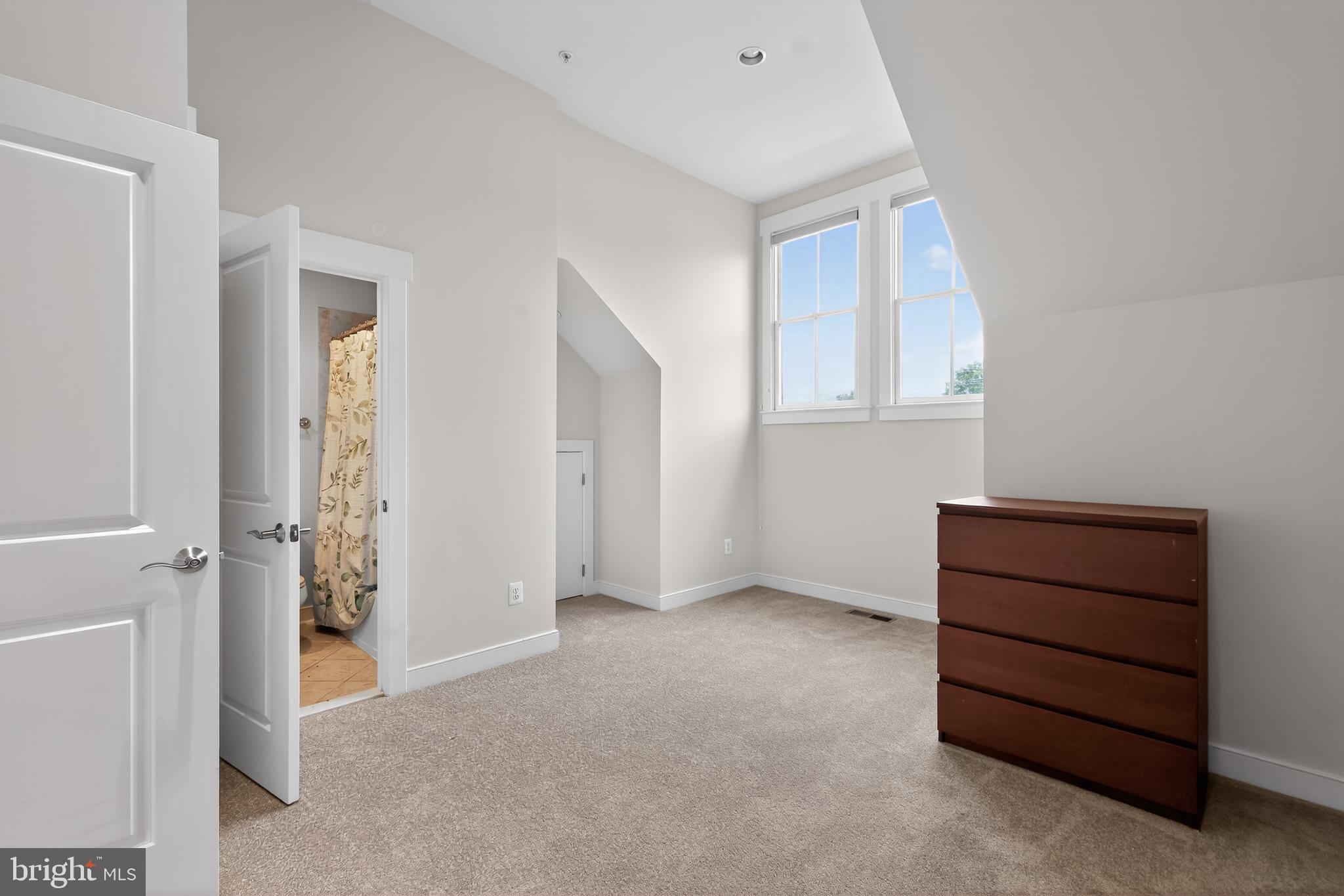 2711 Cassedy Street Silver Spring, MD 20910 - Photo 24 of 36 Bedroom 3