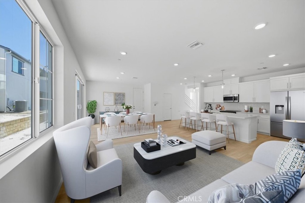 4813 Arroyo Run Moorpark, CA 93021 - Photo 4 of 24 PHOTOS ARE OF MODEL MATCH AND HAVE BEEN VIRTUALLY STAGED. INTERIOR/EXTERIOR FINISHES MAY VARY.