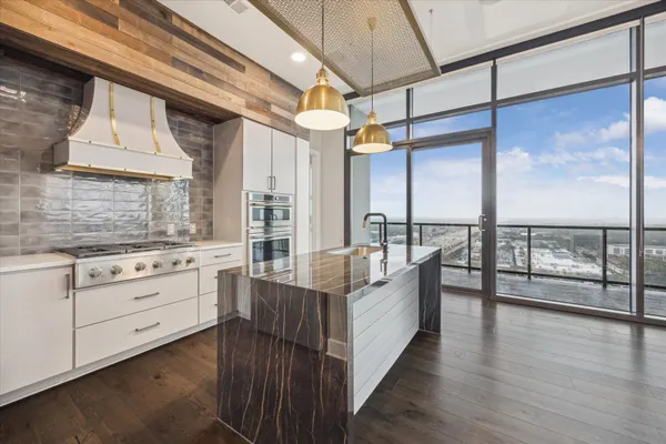 $7,225 | 9757 Katy Freeway, Unit 2501, Houston, TX 77024