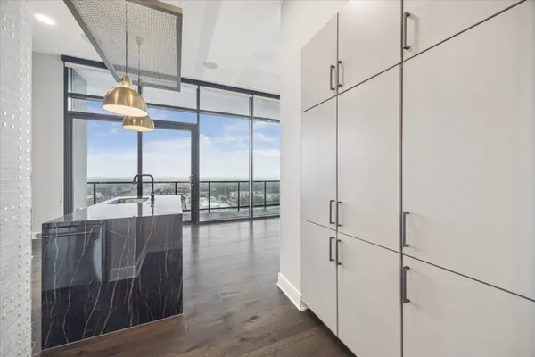 $7,225 | 9757 Katy Freeway, Unit 2501, Houston, TX 77024