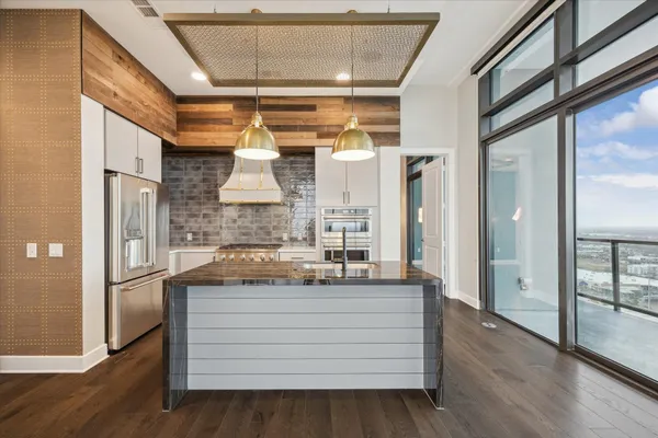 $7,225 | 9757 Katy Freeway, Unit 2501, Houston, TX 77024