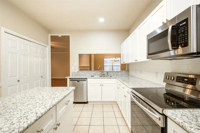 $2,150 | 18422 Auburn Woods Drive, Cypress, TX 77429