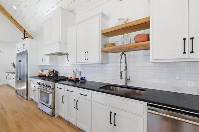 $915,000 | 206 Denton Street East, Argyle, TX 76226