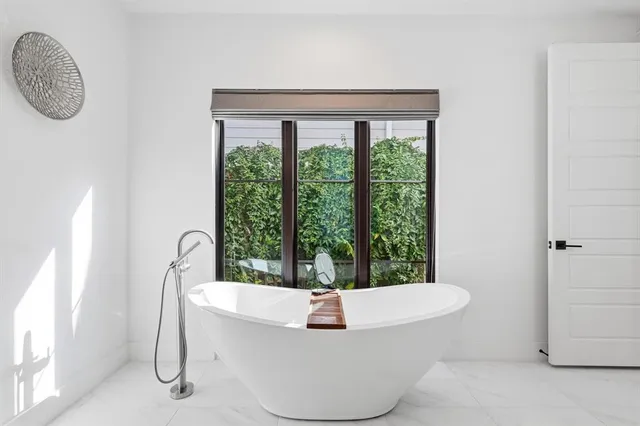 $915,000 | 206 Denton Street East, Argyle, TX 76226