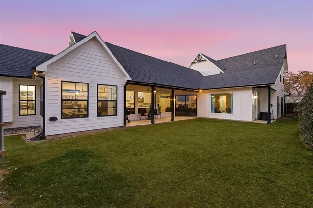 $915,000 | 206 Denton Street East, Argyle, TX 76226