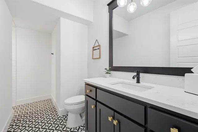 $915,000 | 206 Denton Street East, Argyle, TX 76226