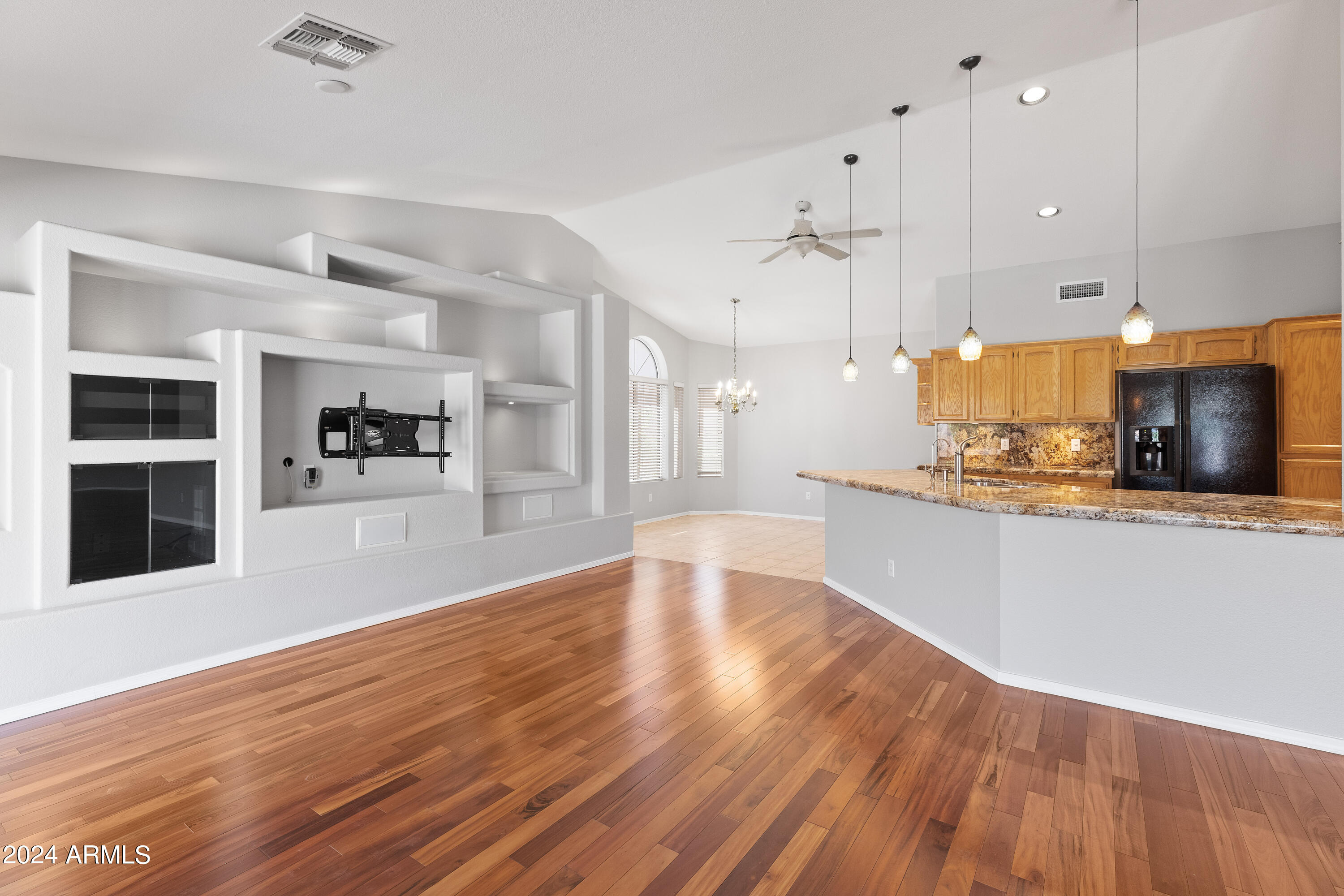15774 Piccadilly Road Goodyear, AZ 85395 - Photo 8 of 26 7D3A8791