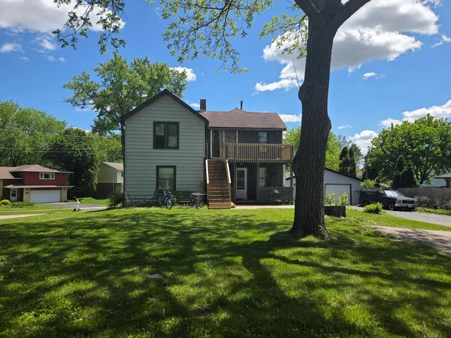 $279,000 | 945-947 South Street, Woodstock, IL 60098