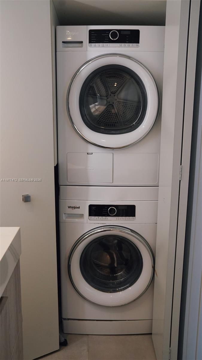 540 Brickell Key Drive, Unit 1711 Miami, FL 33131 - Photo 11 of 20