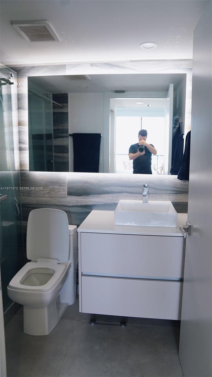 540 Brickell Key Drive, Unit 1711 Miami, FL 33131 - Photo 12 of 20