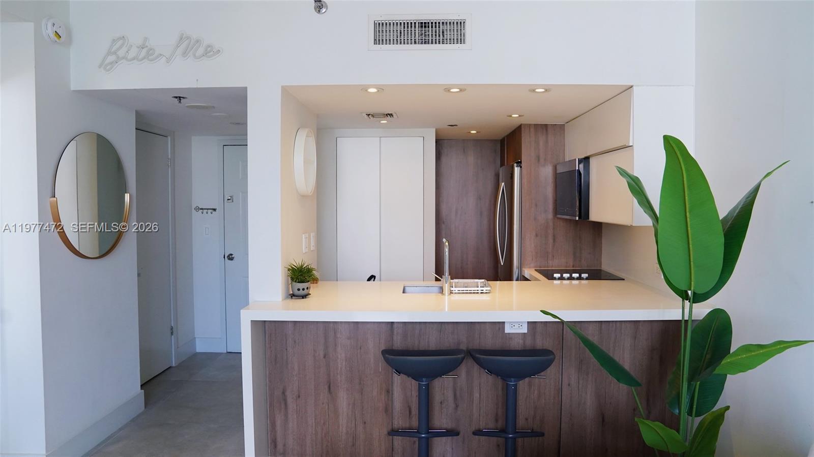 540 Brickell Key Drive, Unit 1711 Miami, FL 33131 - Photo 7 of 20