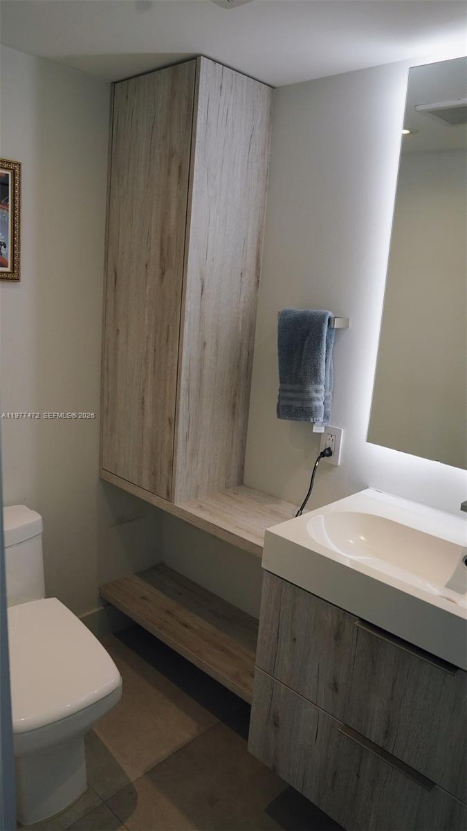 540 Brickell Key Drive, Unit 1711 Miami, FL 33131 - Photo 10 of 20