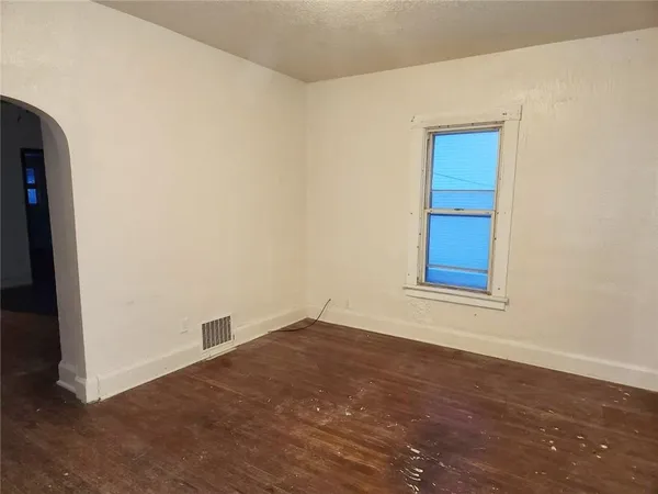 an empty room with closet