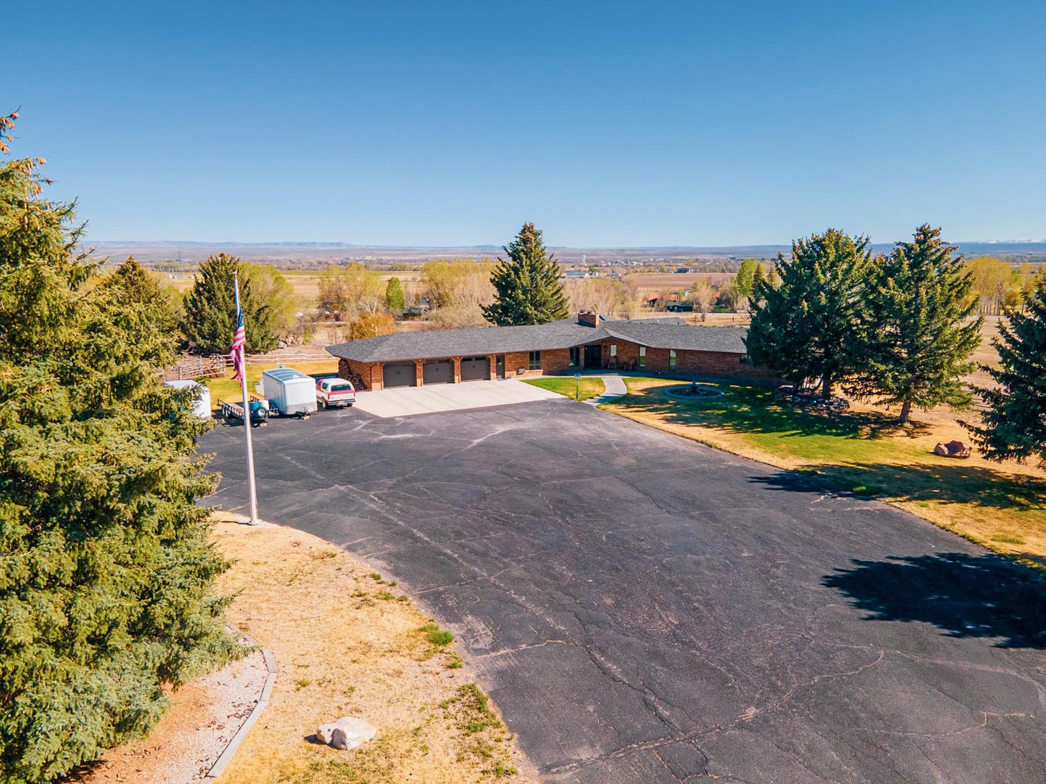 2425 West Main Street Riverton, WY 82501 - Photo 1 of 50