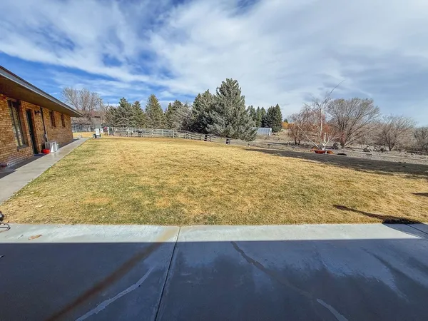 $1,200,000 | 2425 West Main Street, Riverton, WY 82501