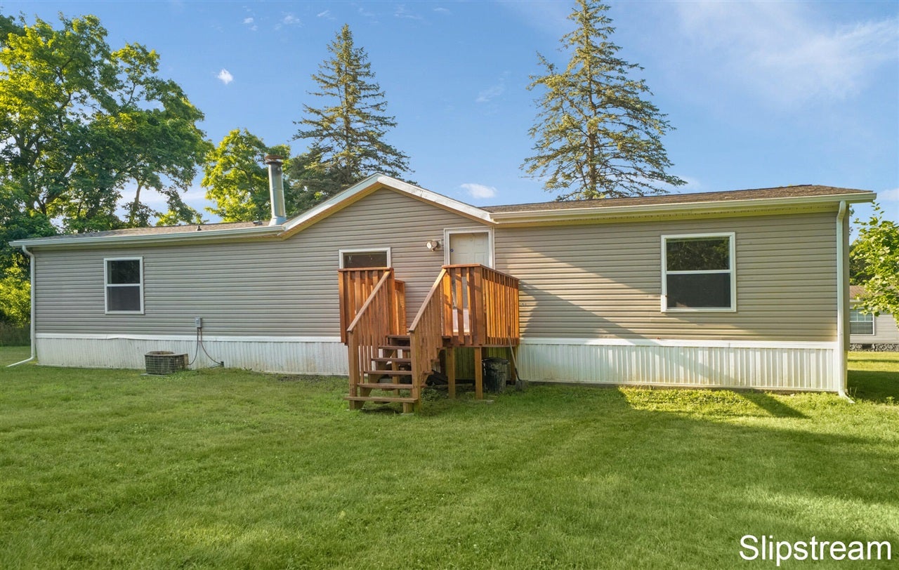 5705 East Riverside Drive Lyons, MI 48851 - Photo 25 of 33 Gallery Image 25