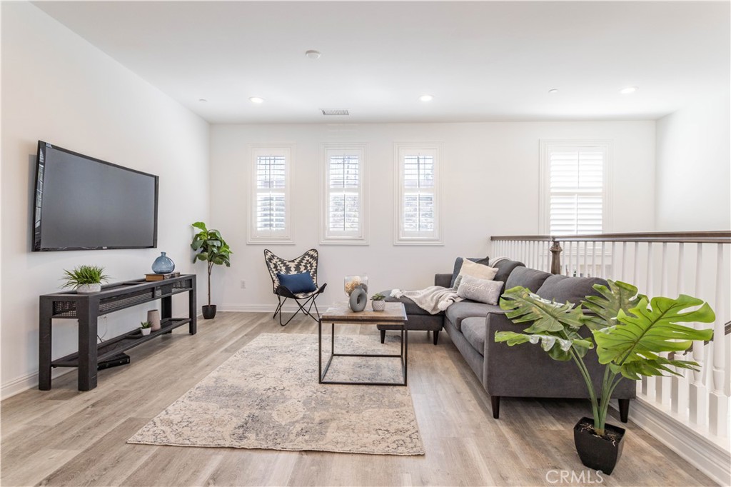 20621 West Chestnut Circle Porter Ranch, CA 91326 - Photo 11 of 37