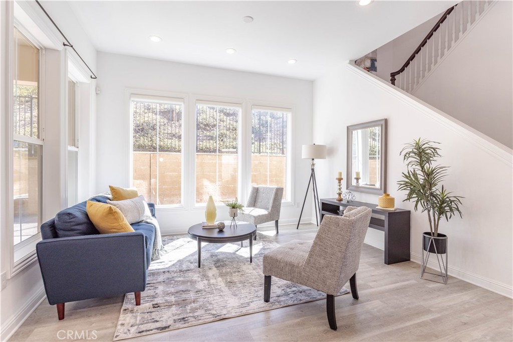 20621 West Chestnut Circle Porter Ranch, CA 91326 - Photo 4 of 37