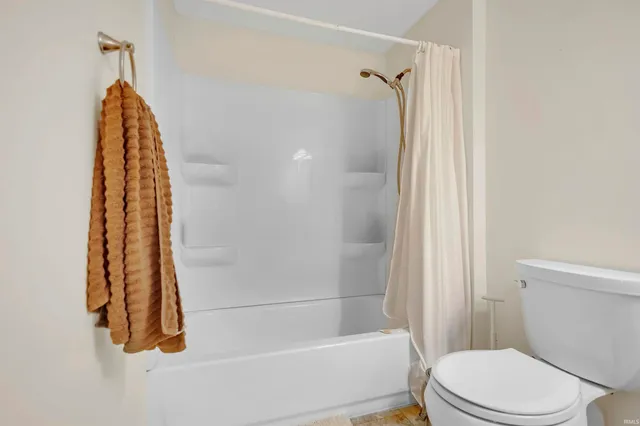 $299,999 | 1744 Parkview Drive, Bedford, IN 47421