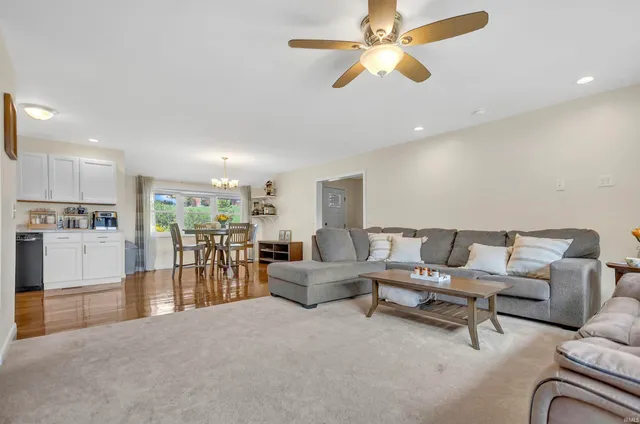 $299,999 | 1744 Parkview Drive, Bedford, IN 47421