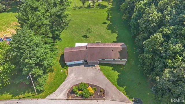 $299,999 | 1744 Parkview Drive, Bedford, IN 47421