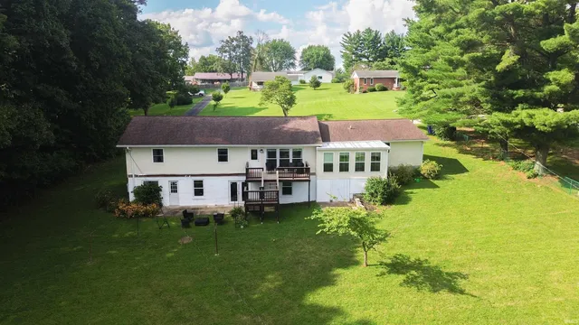 $299,999 | 1744 Parkview Drive, Bedford, IN 47421