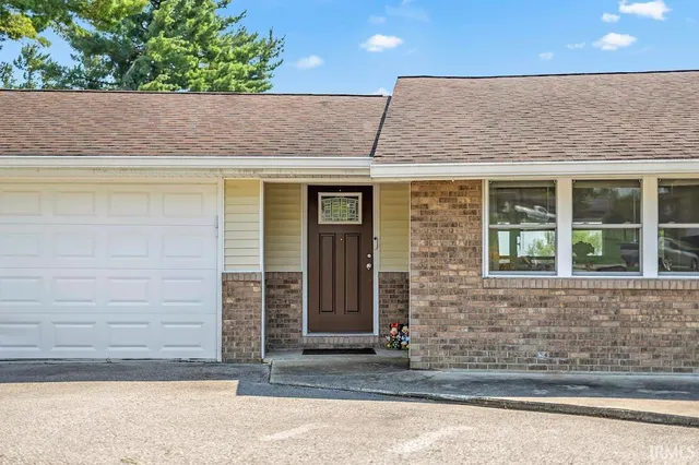 $299,999 | 1744 Parkview Drive, Bedford, IN 47421