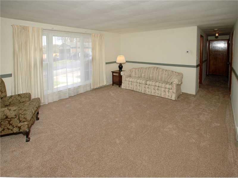 2 Riviera Road Plum, PA 15239 - Photo 9 of 20 Living Room.