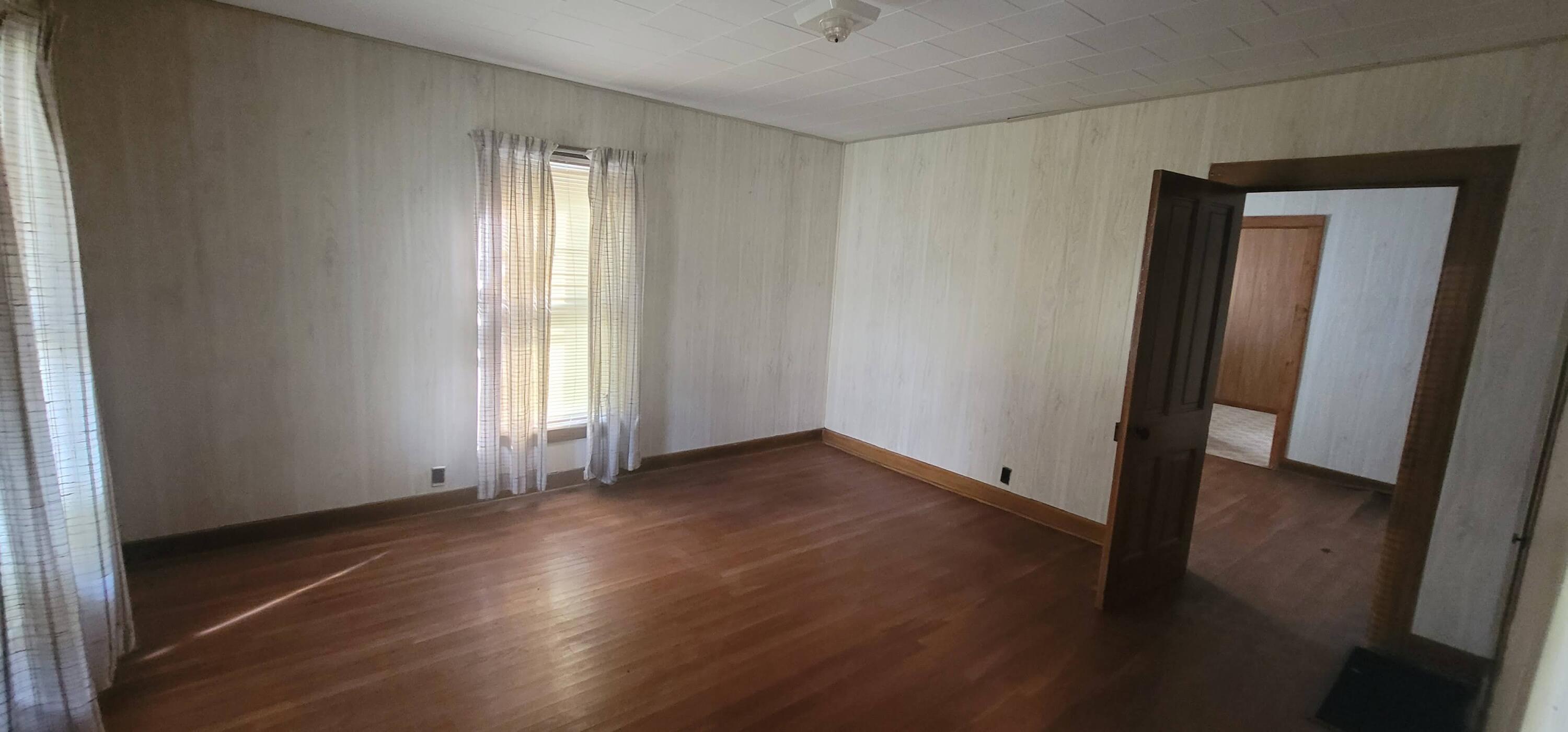 116 Jesson Street Corbin, KY 40701 - Photo 4 of 15 20210930_162736