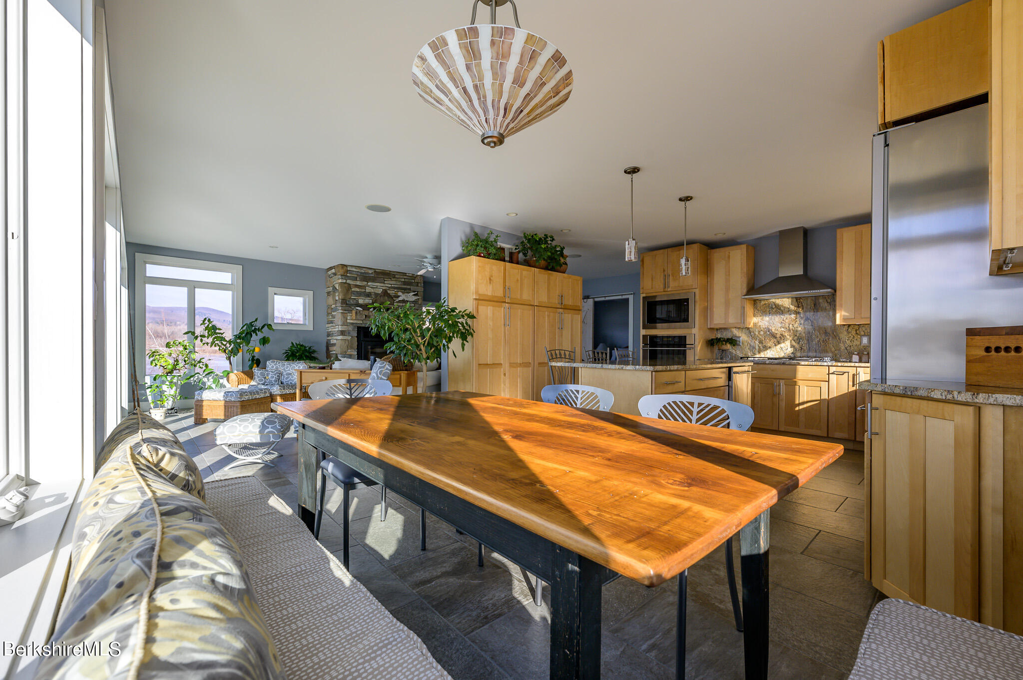 575 Pecks Road Pittsfield, MA 01201 - Photo 14 of 63 Dining area