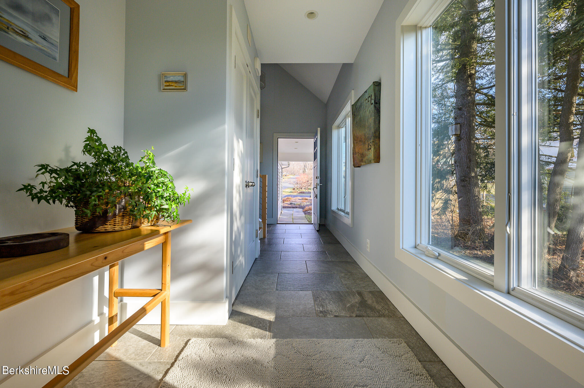 575 Pecks Road Pittsfield, MA 01201 - Photo 19 of 63 Hallway