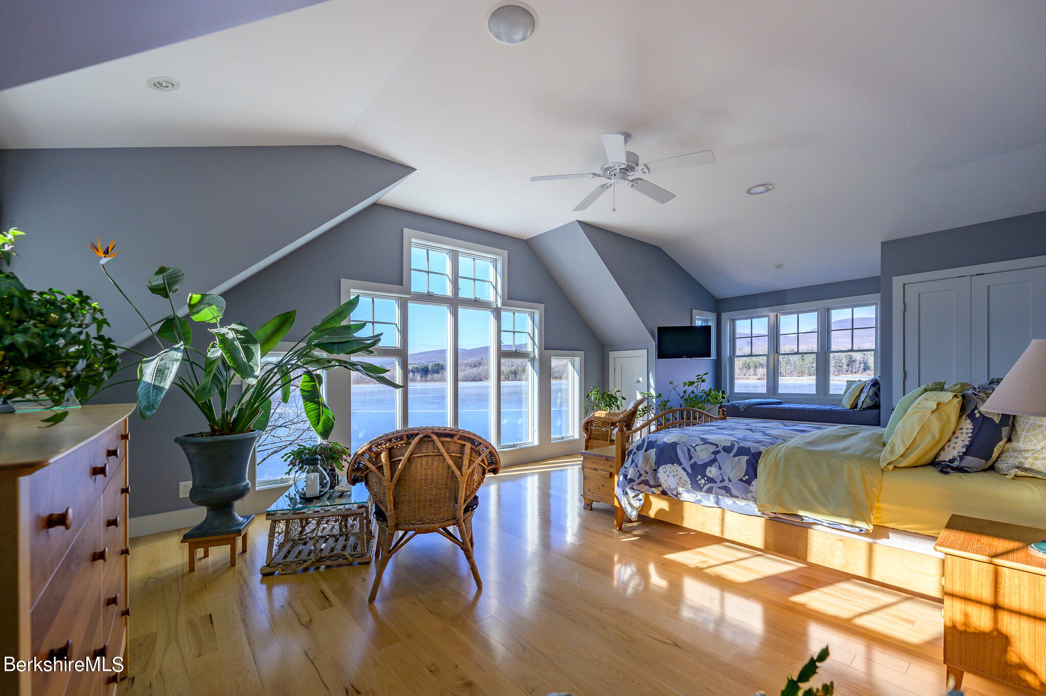 575 Pecks Road Pittsfield, MA 01201 - Photo 27 of 63 Primary bedroom
