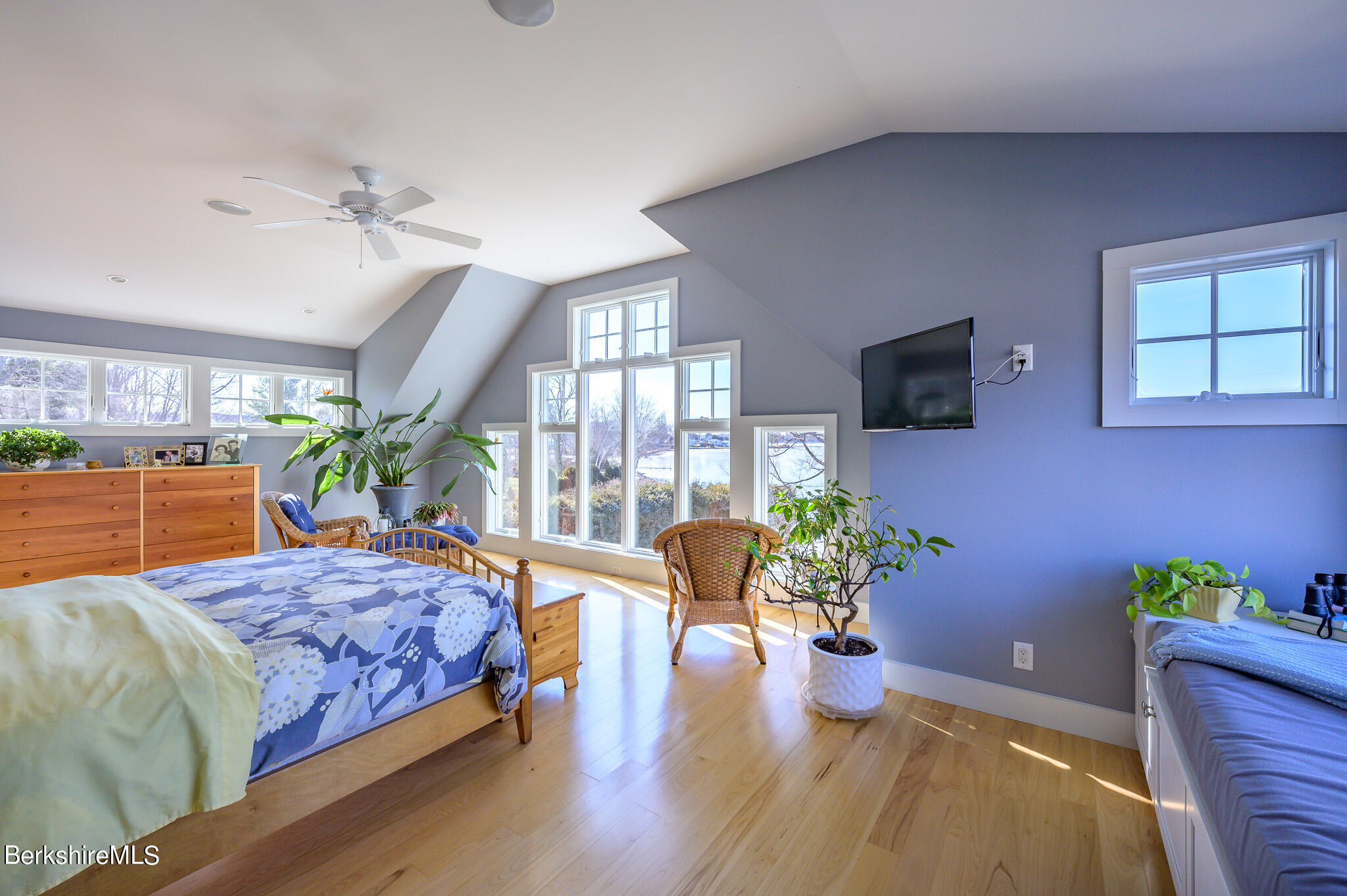 575 Pecks Road Pittsfield, MA 01201 - Photo 28 of 63 Primary bedroom