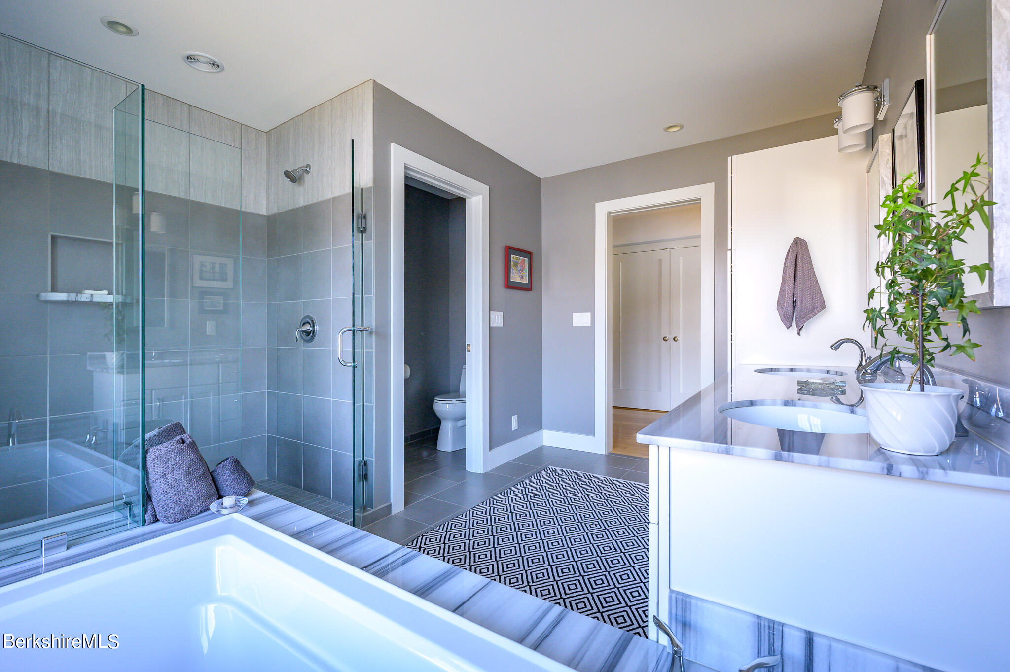 575 Pecks Road Pittsfield, MA 01201 - Photo 34 of 63 Second floor bath