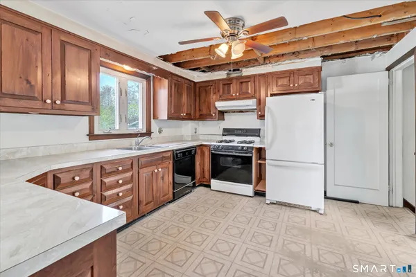 $400,000 | 3850 Old Town Road, Bridgeport, CT 06606
