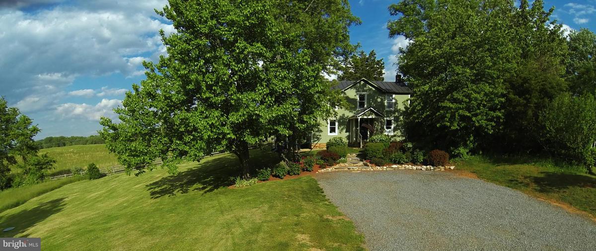 31 Starks Road Washington, VA 22747 - Photo 2 of 30 a pathway of a yard