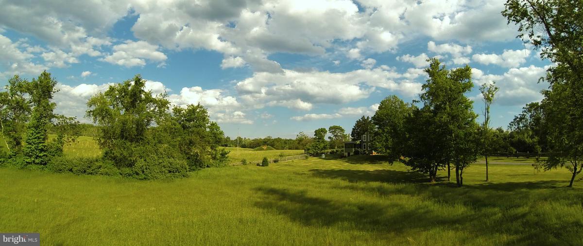 31 Starks Road Washington, VA 22747 - Photo 5 of 30 a view of a golf course with a house