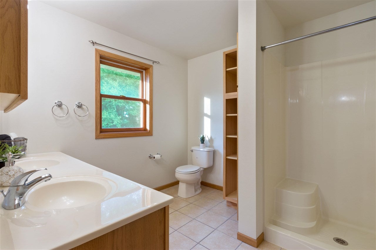 3110 116th Circle Riverside, IA 52327 - Photo 13 of 28 Gallery Image 13