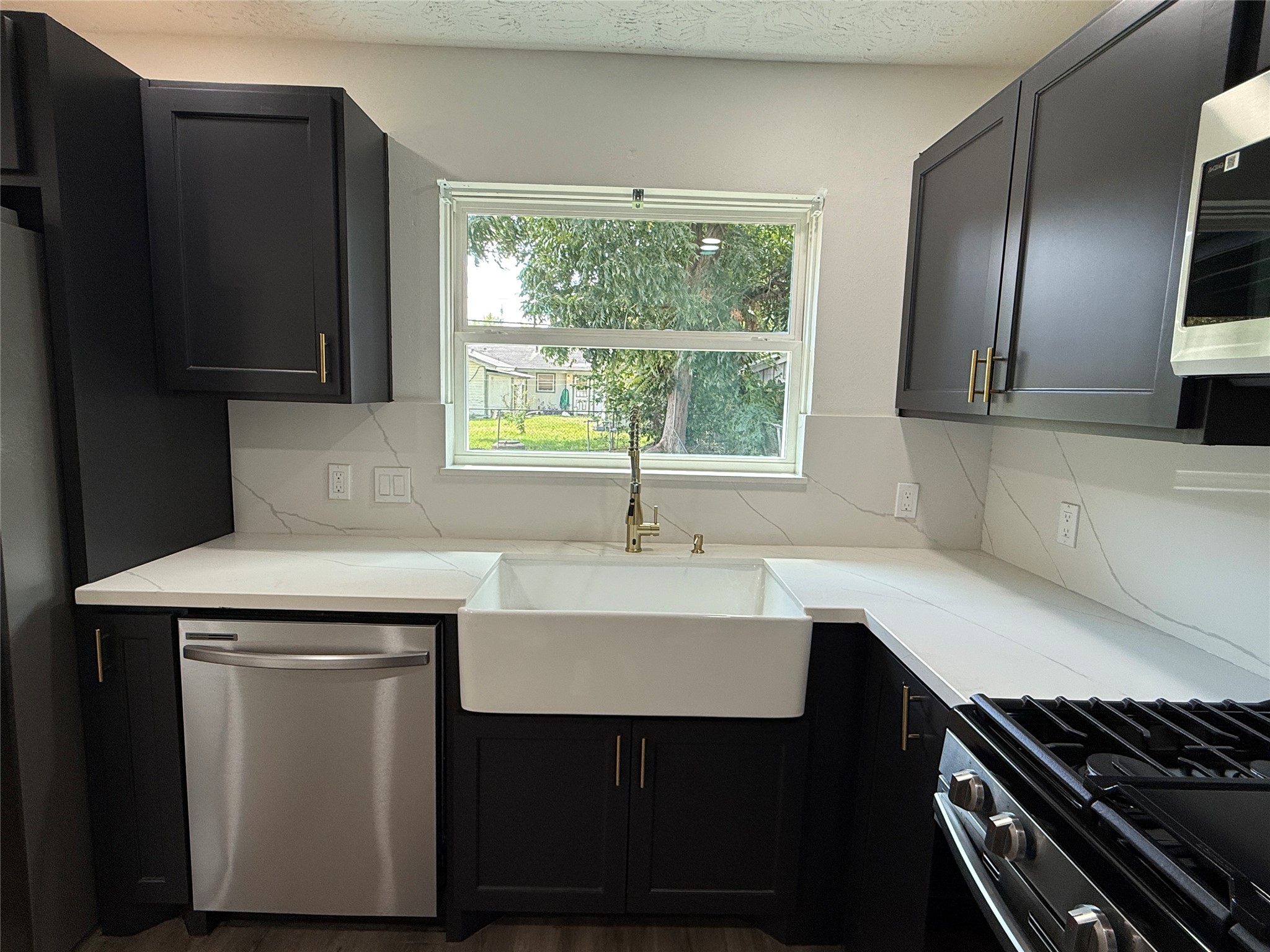 2806 Raymond Street Pasadena, TX 77506 - Photo 9 of 19