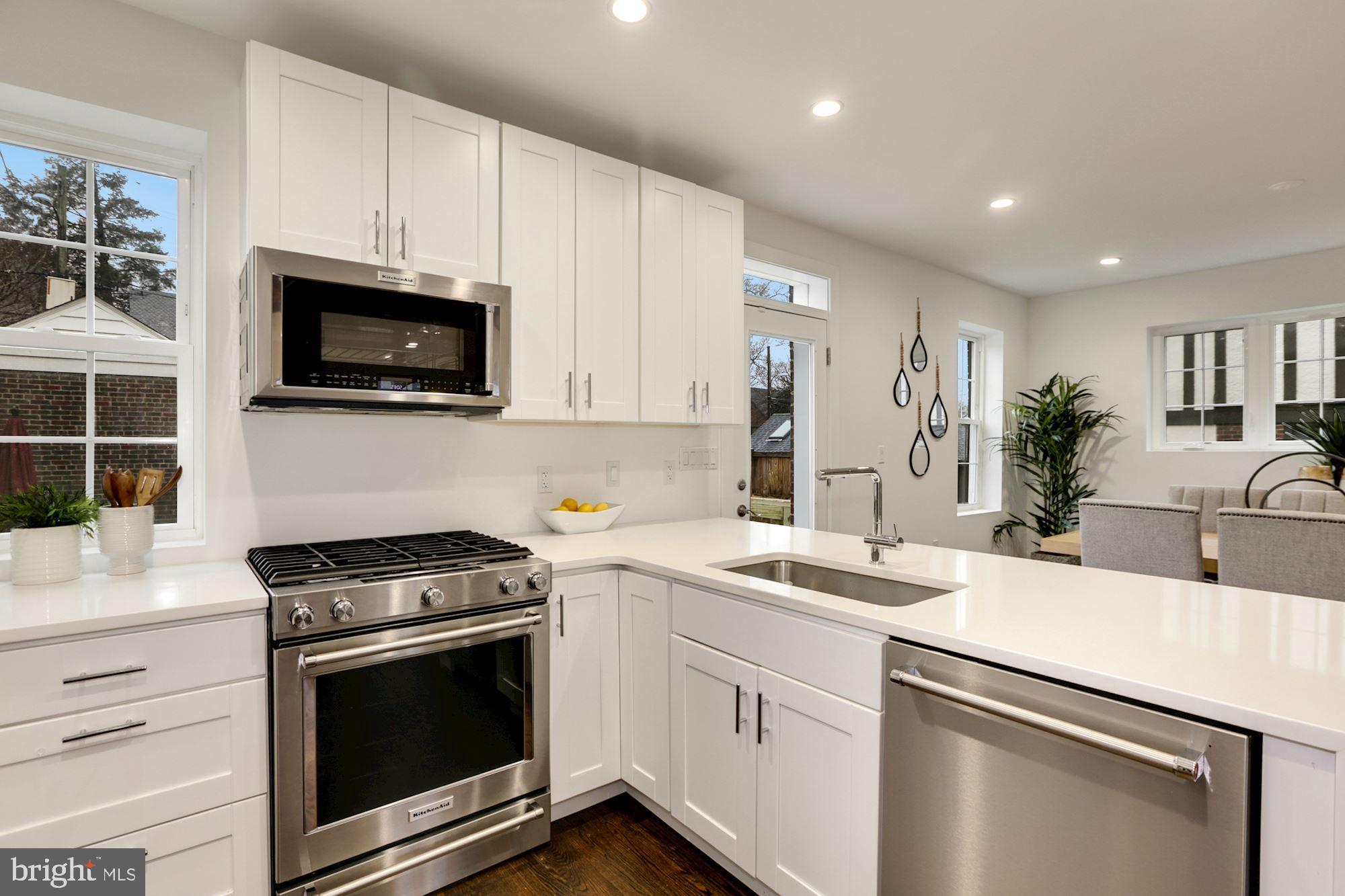 1330 Kalmia Road Northwest Washington, DC 20012 - Photo 10 of 32