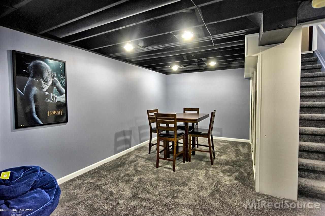 1998 Cedaredge Road Rochester Hills, MI 48306 - Photo 23 of 25